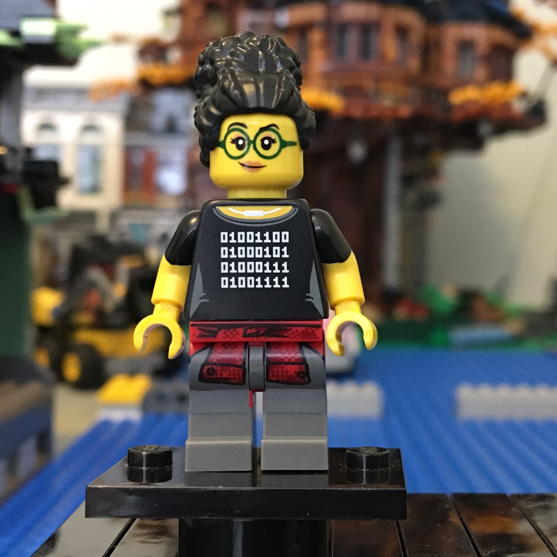 LEGO 71025 CMF Series 19 Girl Minifigure - Brick