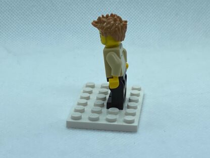 LEGO Minifigure Dad, Stubble, Shirt with Dark Green Collar, Medium Nougat Hair Spiked - Image 5