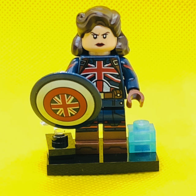 LEGO Superheroes - Captain America minifig with Shield and Hair