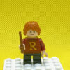 LEGO 75964 Minifigures - Ron Weasley Big R on Sweater, short legs - Image 5