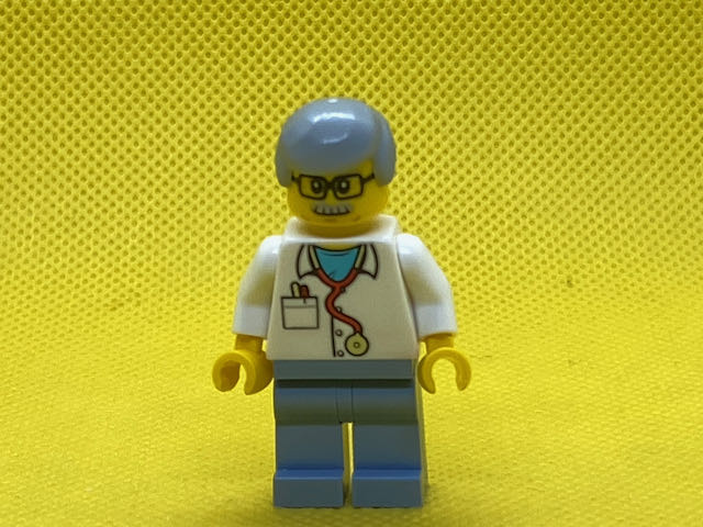 NEW Lego Female DOCTOR SCIENTIST Hospital White Lab Coat Tech Minifig Torso Legs 