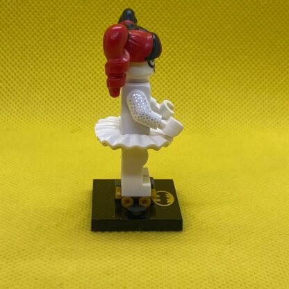 Disco Harley Quinn, The LEGO Batman Movie, Series 2 Minifigure - Image 5